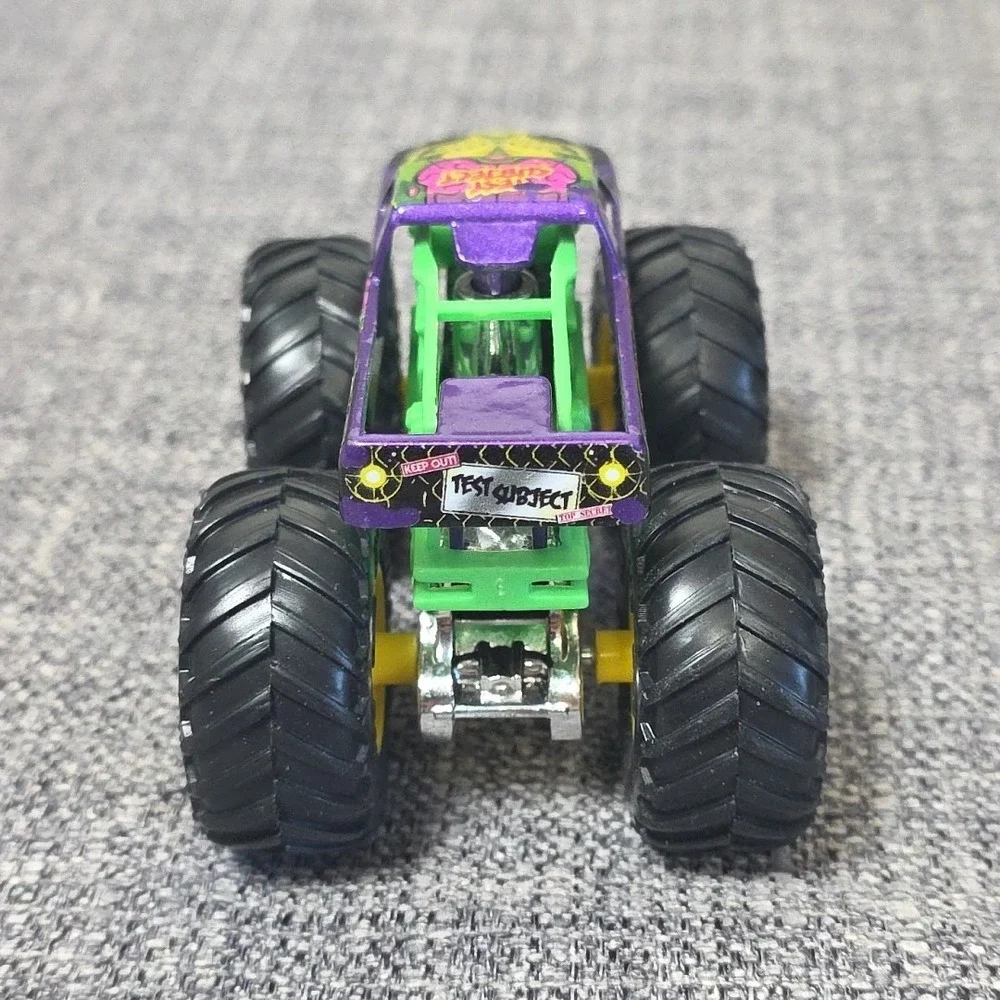 HOT WHEELS MONSTER TRUCKS TEST SUBJECT PURPLE & GREEN 1:64 DIECAST 3 3/4